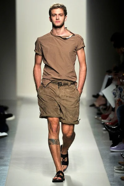 Look 17